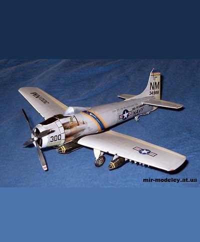 №10538 - Палубный многоцелевой штурмовик Douglas A-1H Skyraider (Bob's Card Models) из бумаги