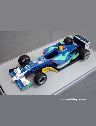 №11702 - Болид Sauber Petronas C22 (Spinler) из бумаги