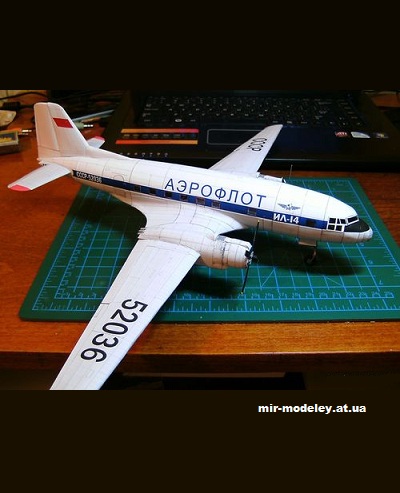 №11624 - Пассажирский самолет Ил-14 Аэрофлот / Il-14 Aeroflot (Перекрас Inward Card Models) из бумаги