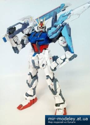 №4256 - Gundam GAT-X105 Strike (Paper-replika)